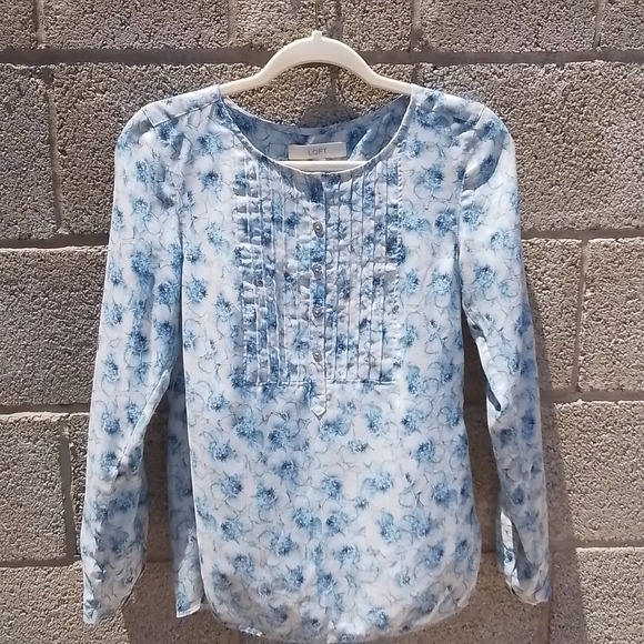Loft Long Sleeve Blouse Size XSmall in White and Blue w/ Floral Pattern - Picture 1 of 7